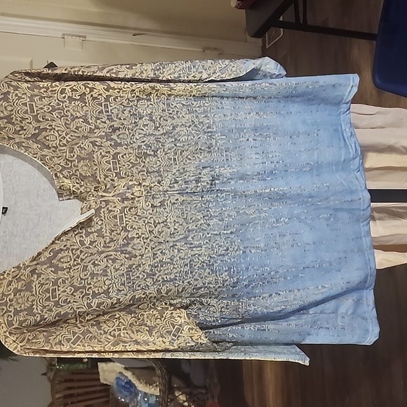 Clothes - Picture 10 of 17